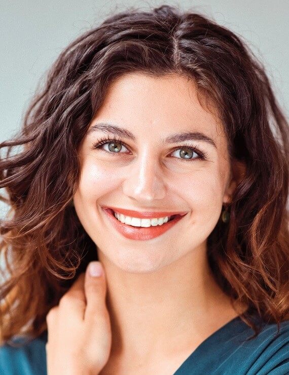 Éléa Grégoire, auteure et comédienne