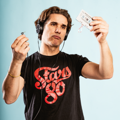 Photo du one-man-show de Karim Mendil "C'était mieux avant !"
