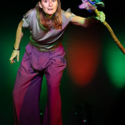 Maud Mellé dans son one-woman-show "J'assume"