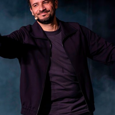 Photo du one-man-show "Laurent Barat s'enchaîne"