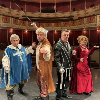 Photo de la comédie "Les 3 Mousquetaires environ..."